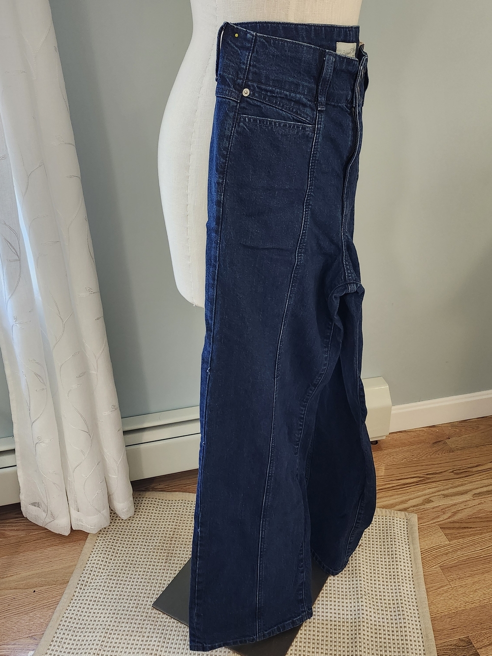 Universal Thread Indigo High-Rise Wide-Leg Jeans - Picture 4 of 16